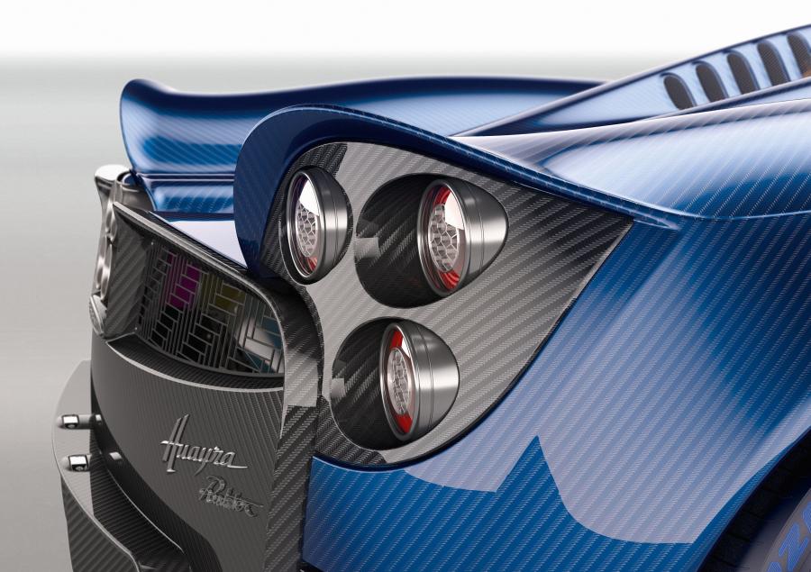 Детали экстерьера Pagani Huayra Roadster 2017 года  (фото 21 из 34)